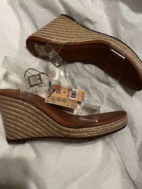 MADDEN NYC ~CLEAR LUCITE ESPADRILLE WEDGE SANDALS~SIZE 9